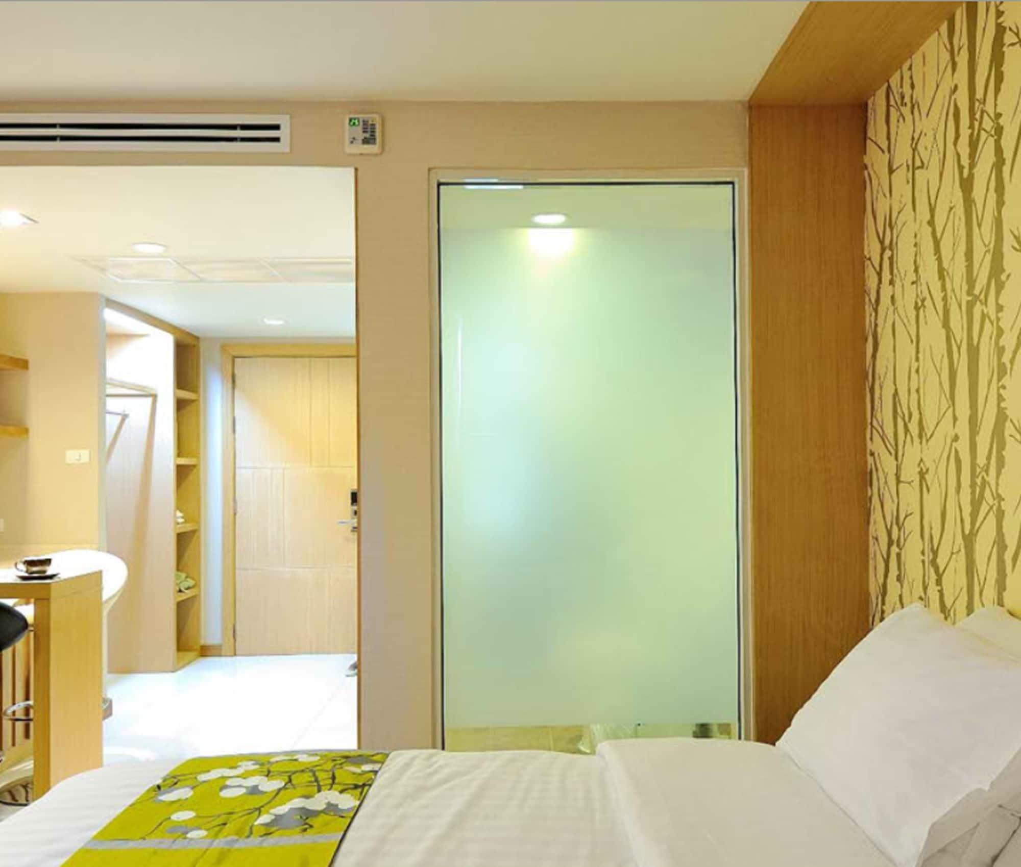 Nantra Retreat And Spa Bangkok Exterior photo